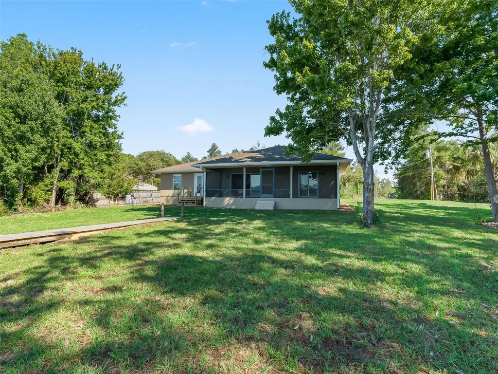 214 Fisher Run Ocklawaha FL 32179