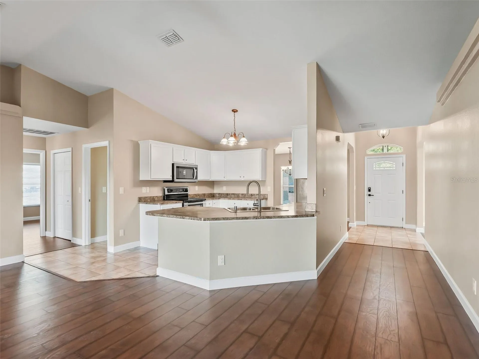 214 Fisher Run Ocklawaha FL 32179