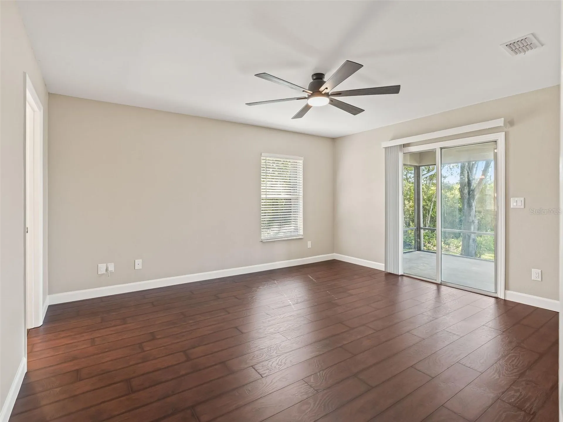 214 Fisher Run Ocklawaha FL 32179