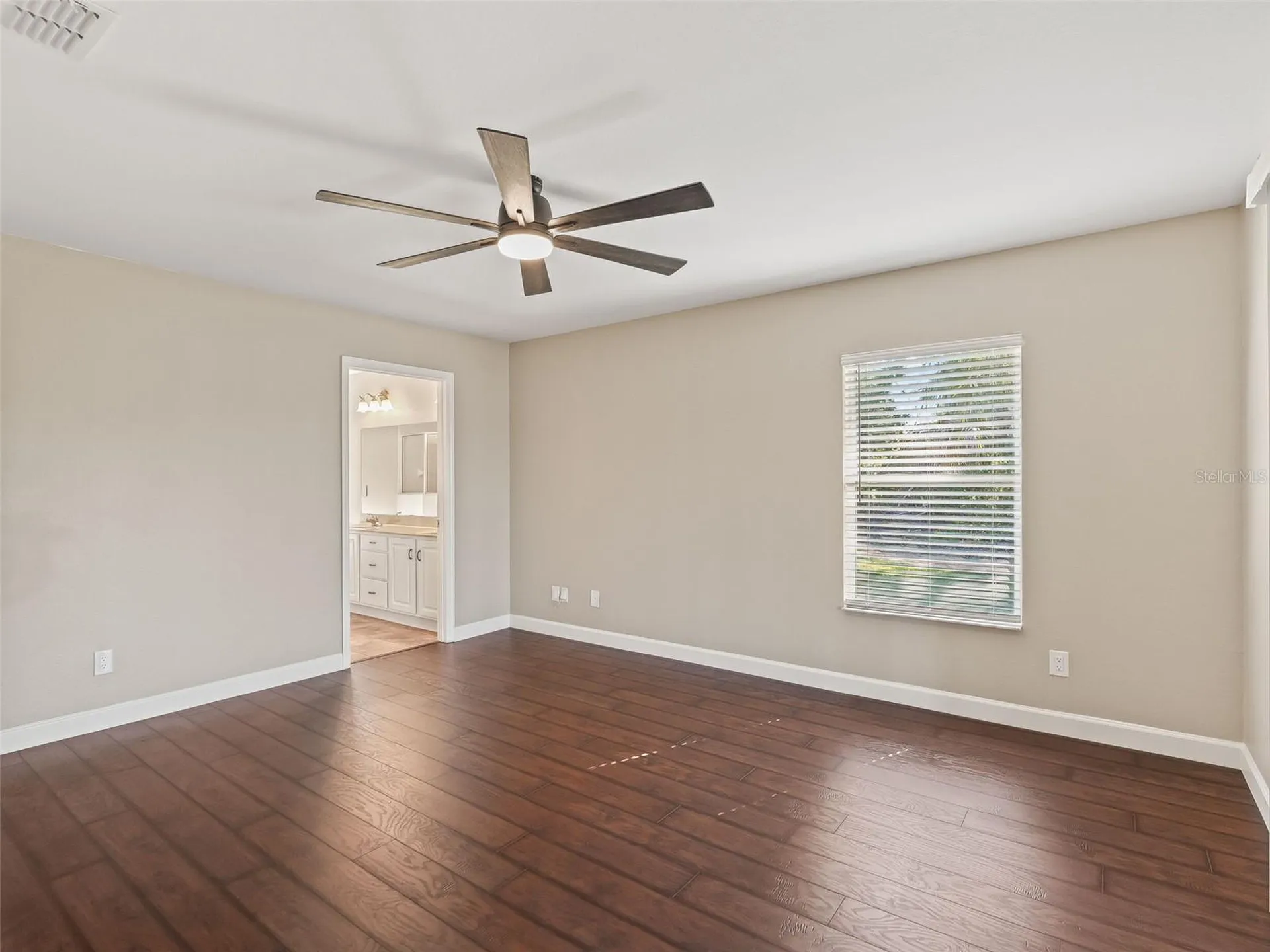 214 Fisher Run Ocklawaha FL 32179
