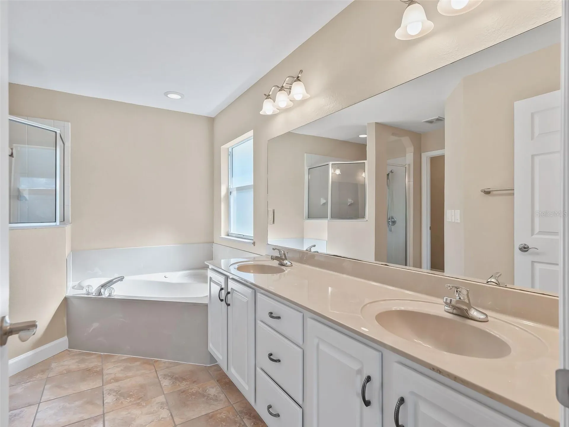 214 Fisher Run Ocklawaha FL 32179