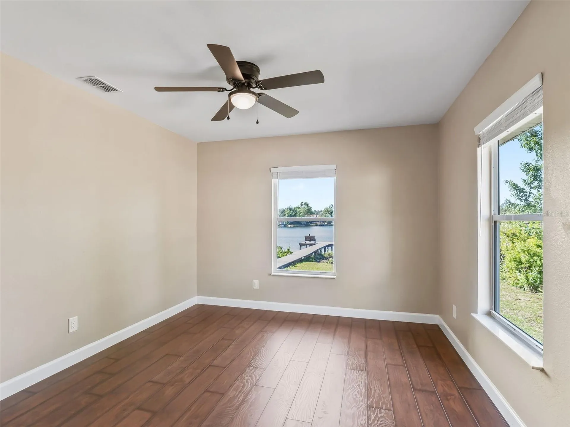 214 Fisher Run Ocklawaha FL 32179