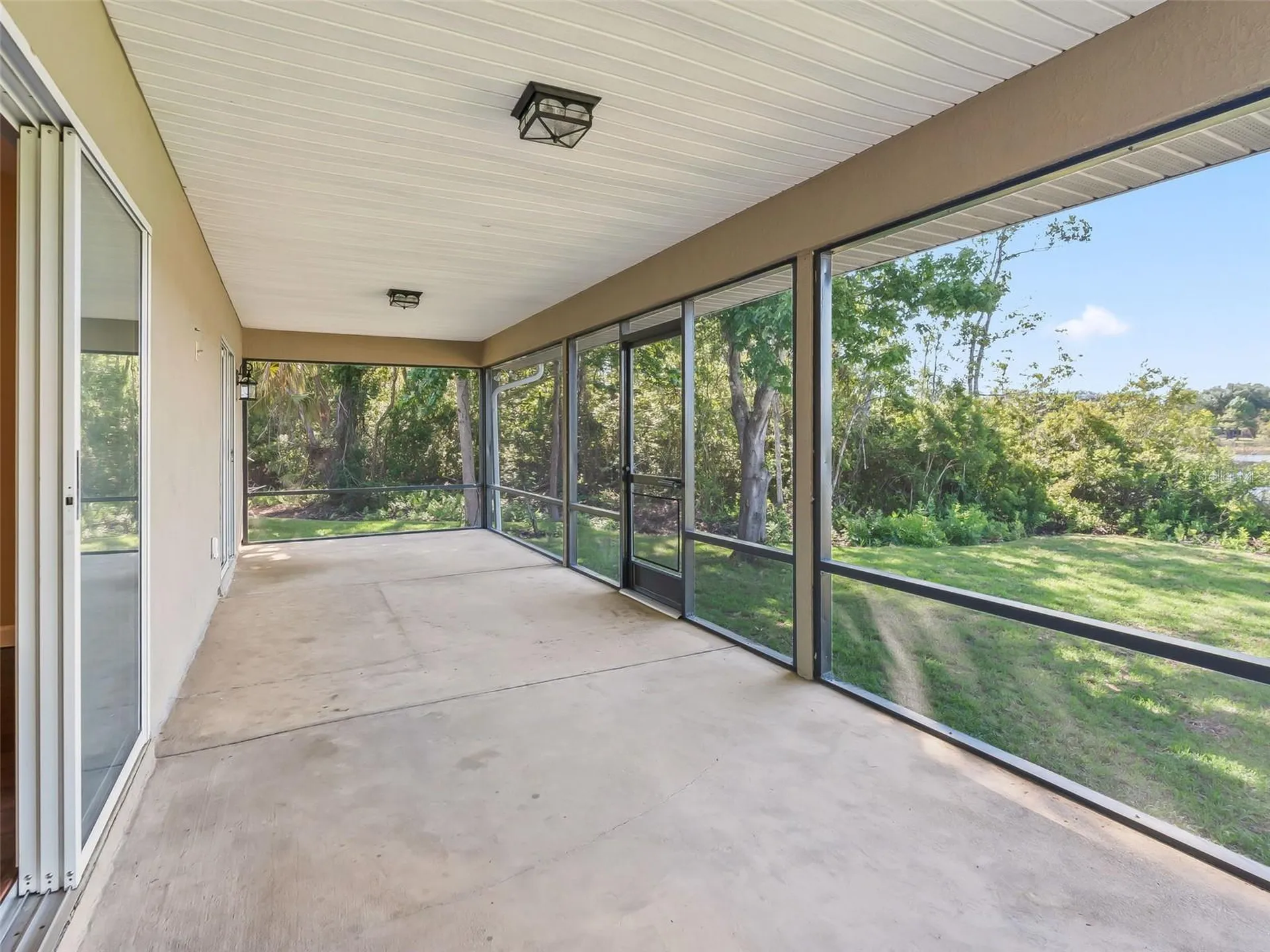 214 Fisher Run Ocklawaha FL 32179