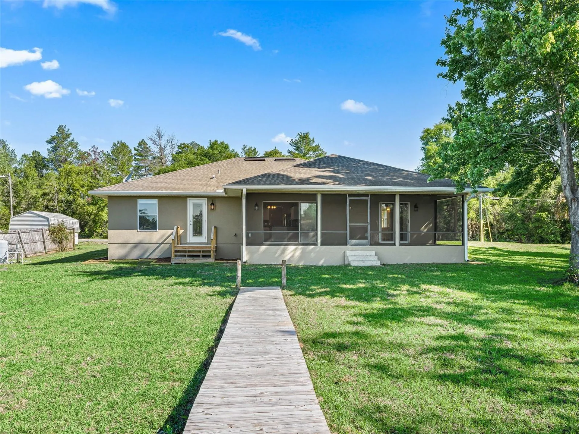 214 Fisher Run Ocklawaha FL 32179