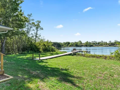 214 Fisher Run Ocklawaha FL 32179