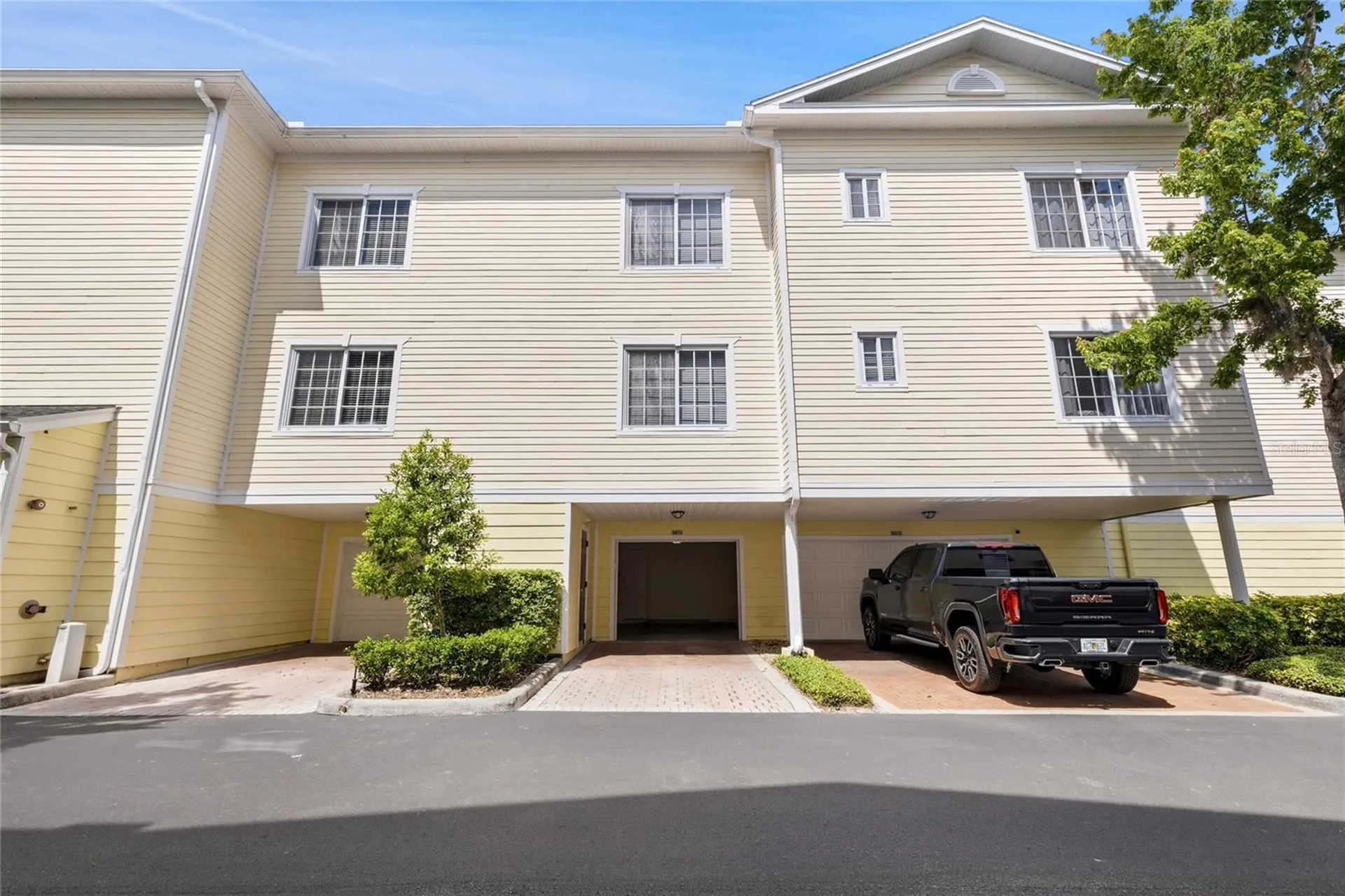 9875 Meadow Field Circle Tampa FL 33626