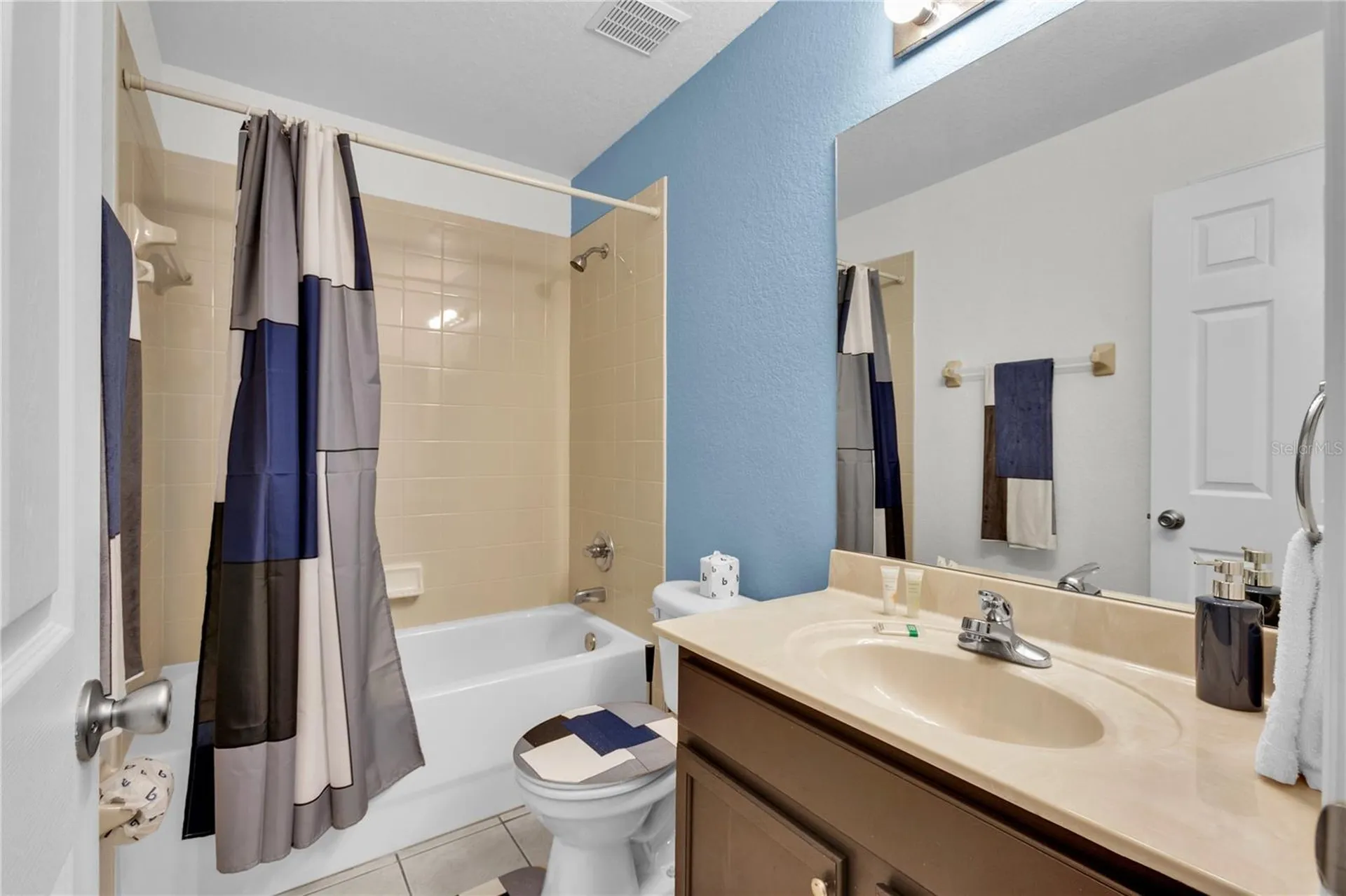 2590 Sand Hill Point Circle Davenport FL 33837