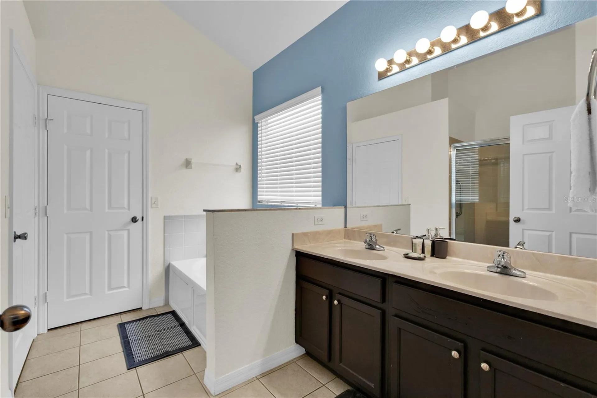 2590 Sand Hill Point Circle Davenport FL 33837