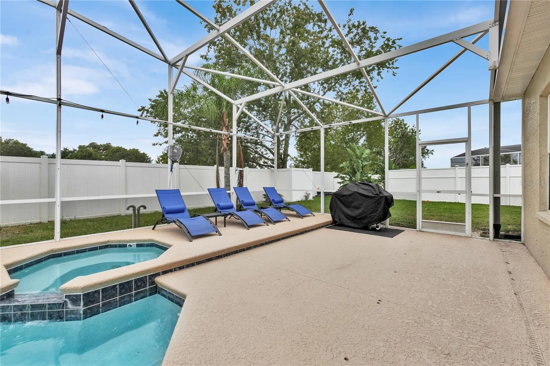 2590 Sand Hill Point Circle Davenport FL 33837