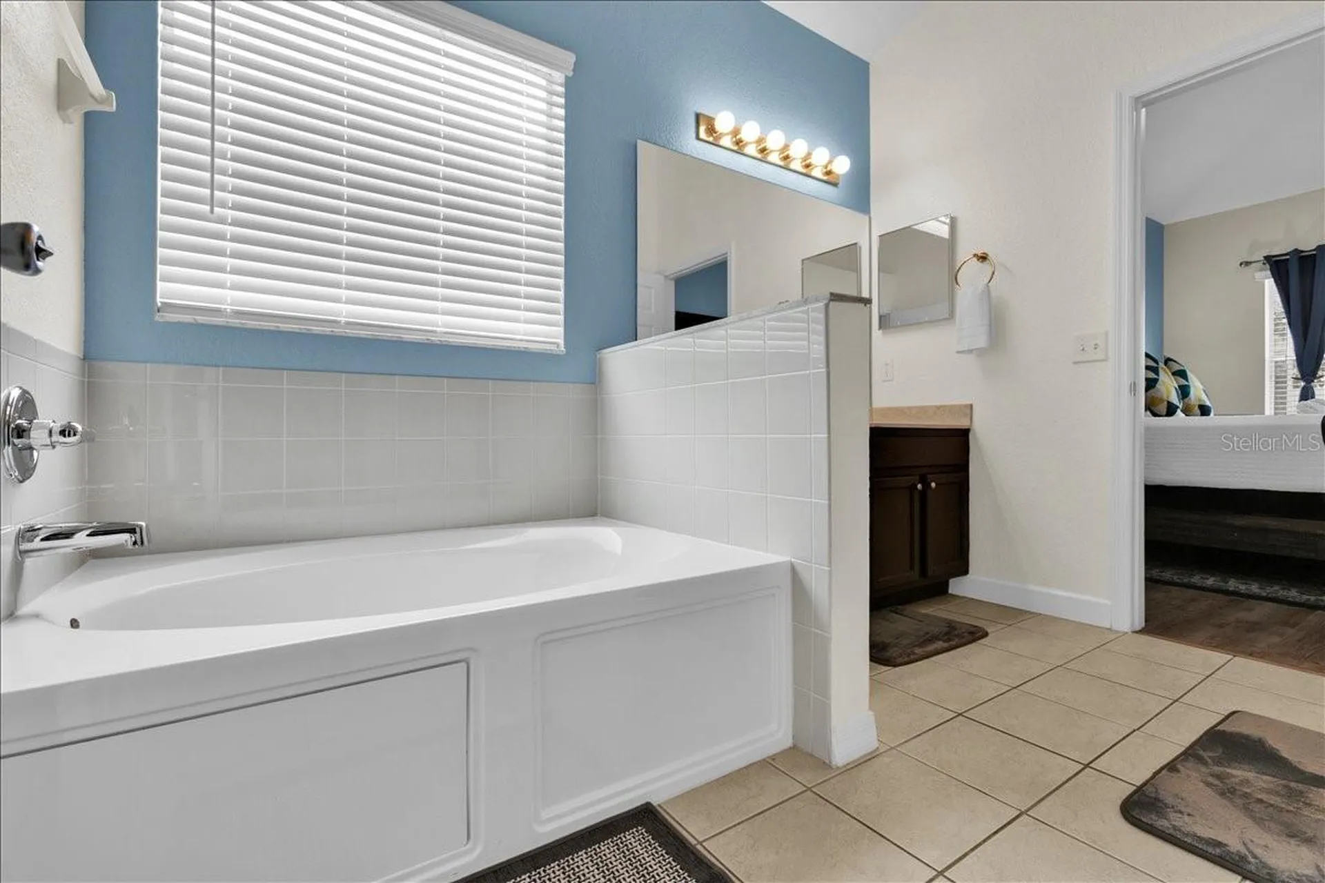 2590 Sand Hill Point Circle Davenport FL 33837