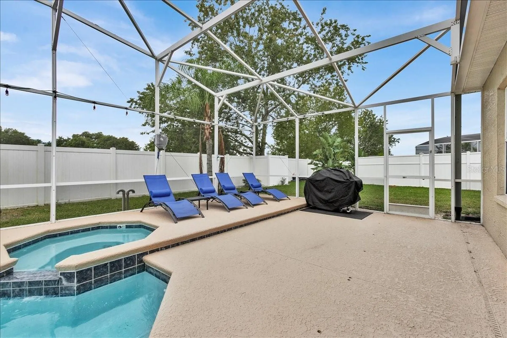 2590 Sand Hill Point Circle Davenport FL 33837
