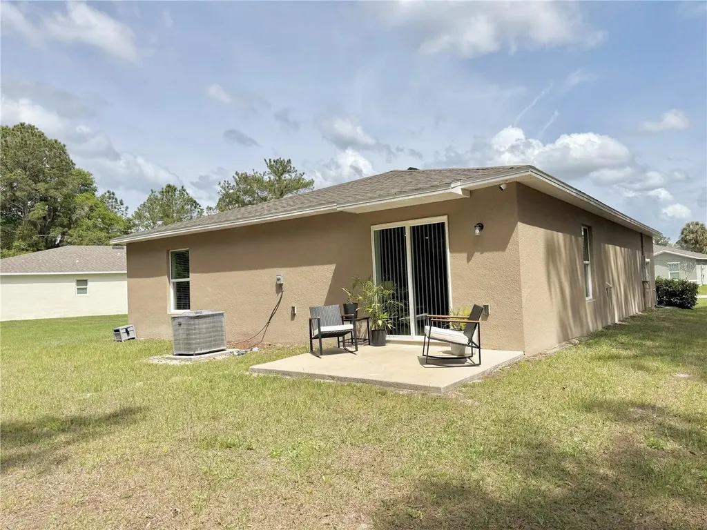 597 Live Oak Loop Crescent City FL 32112