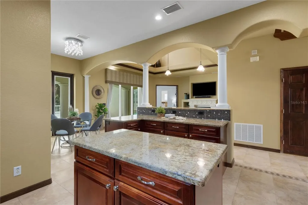 3021 59th Avenue S St Petersburg FL 33712