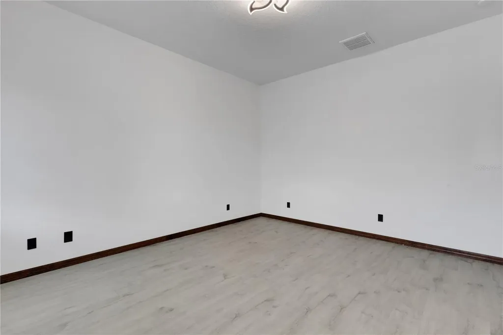 3021 59th Avenue S St Petersburg FL 33712