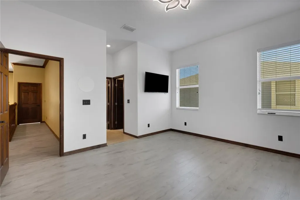 3021 59th Avenue S St Petersburg FL 33712