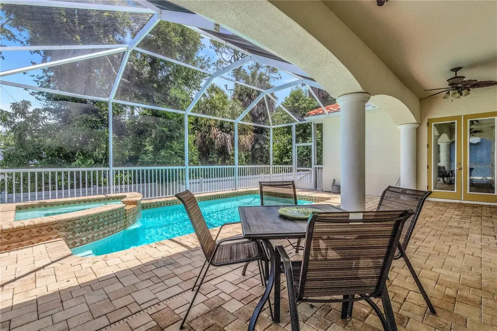 3021 59th Avenue S St Petersburg FL 33712