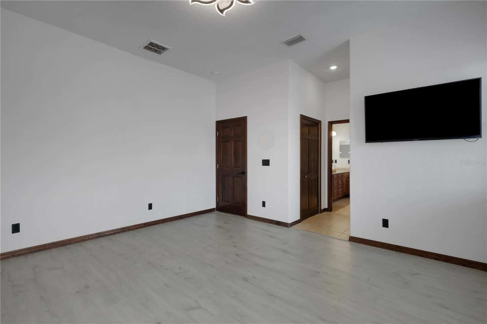 3021 59th Avenue S St Petersburg FL 33712