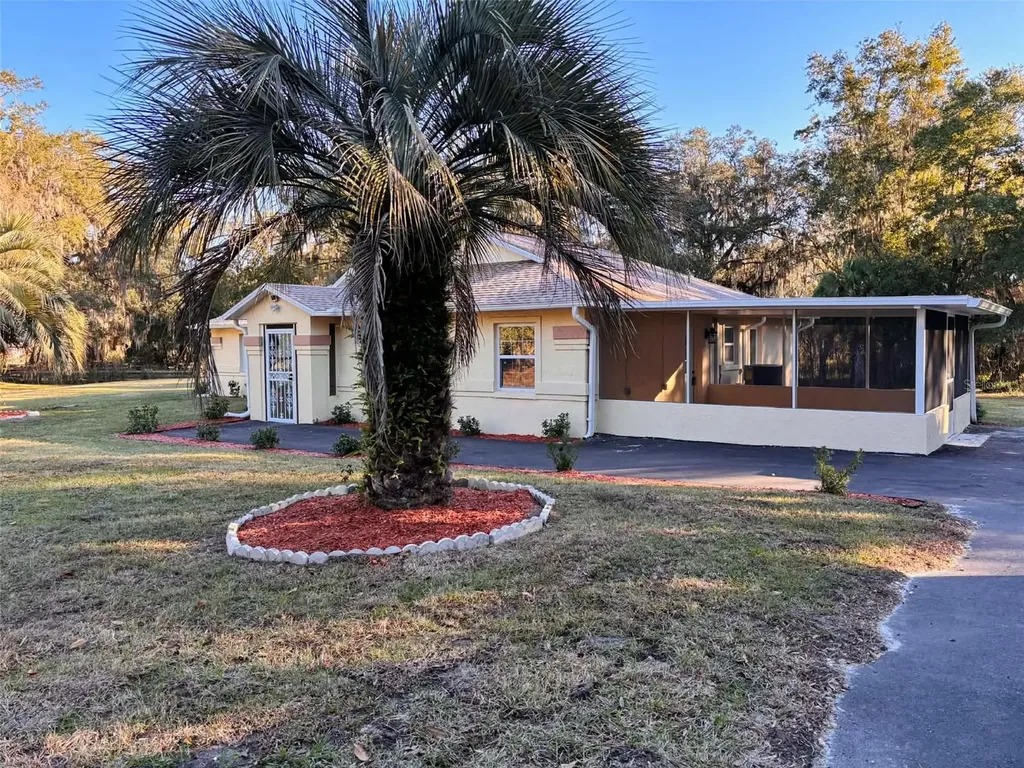 12989 NW Highway 225 Reddick FL 32686