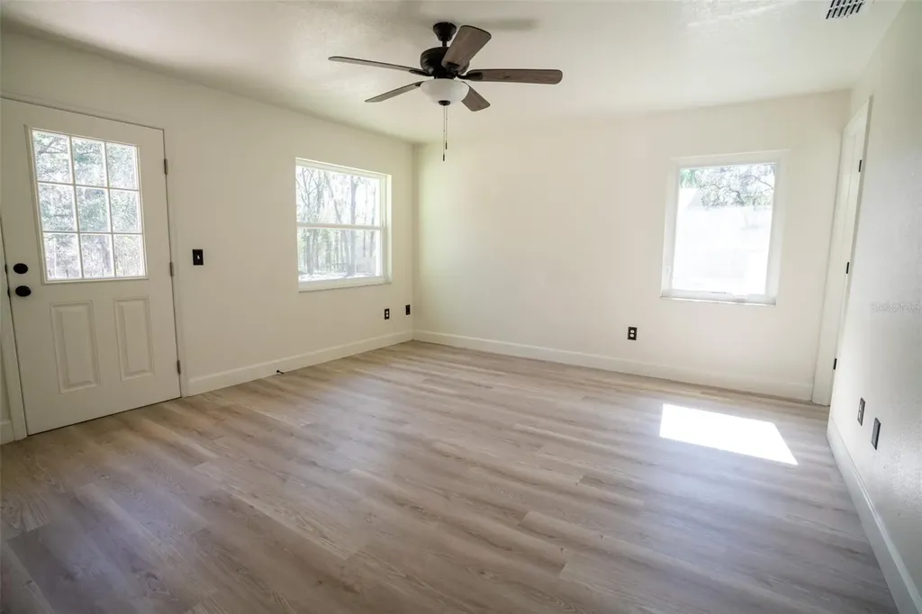 12989 NW Highway 225 Reddick FL 32686