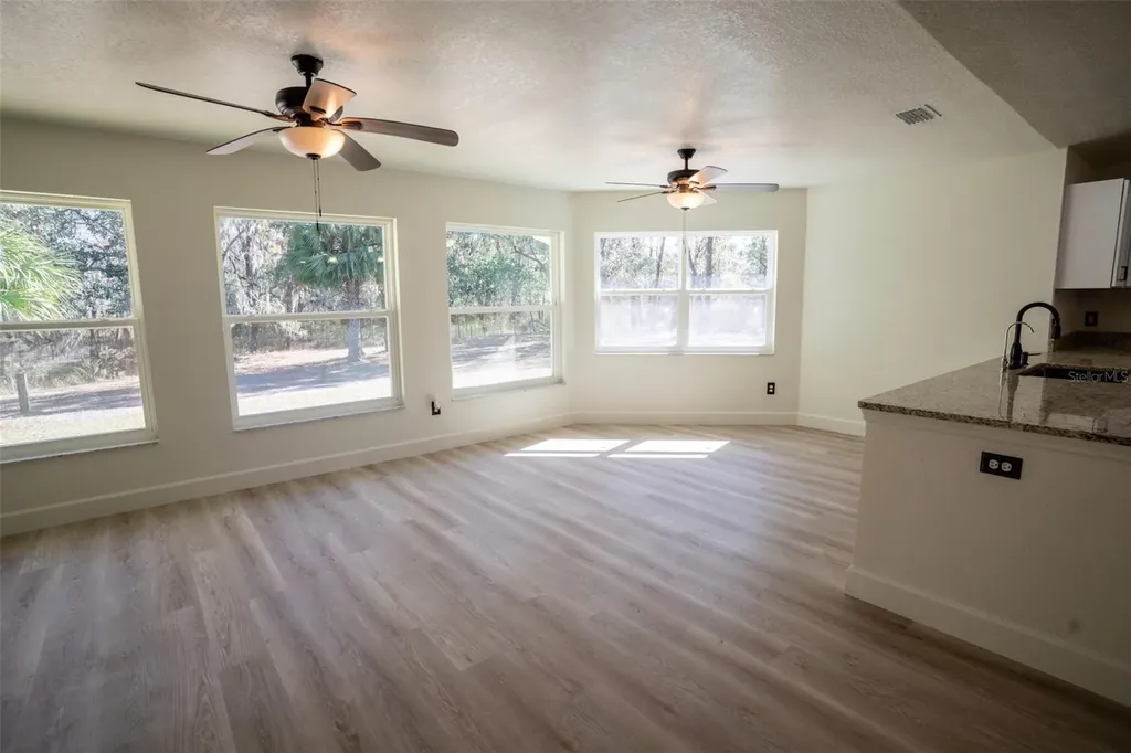 12989 NW Highway 225 Reddick FL 32686