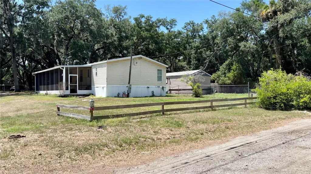 19112 Iverson Road Lutz FL 33559