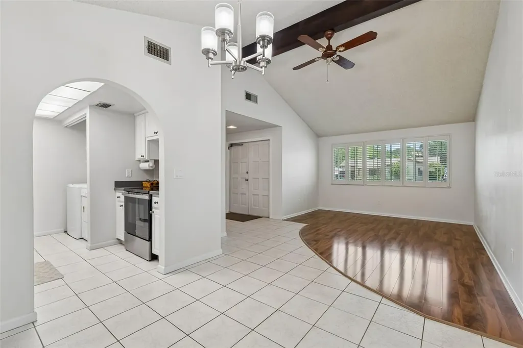 8806 Oak Circle Tampa FL 33615