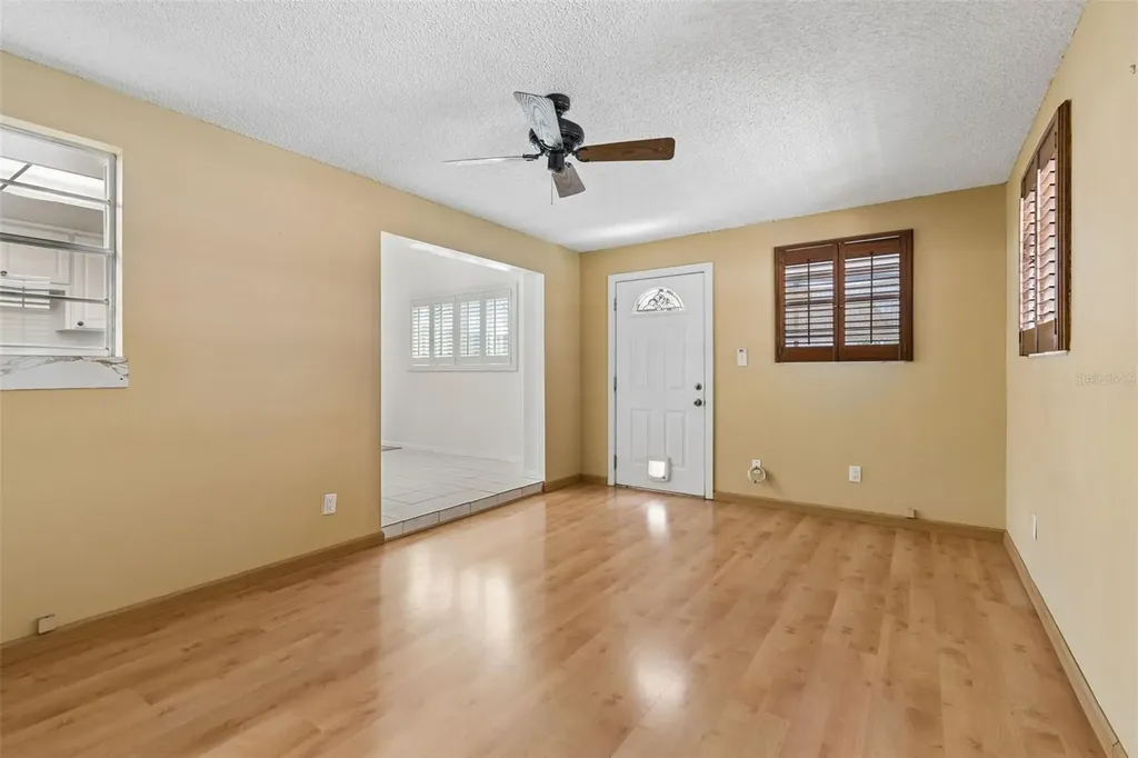 8806 Oak Circle Tampa FL 33615