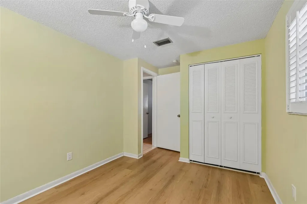 8806 Oak Circle Tampa FL 33615