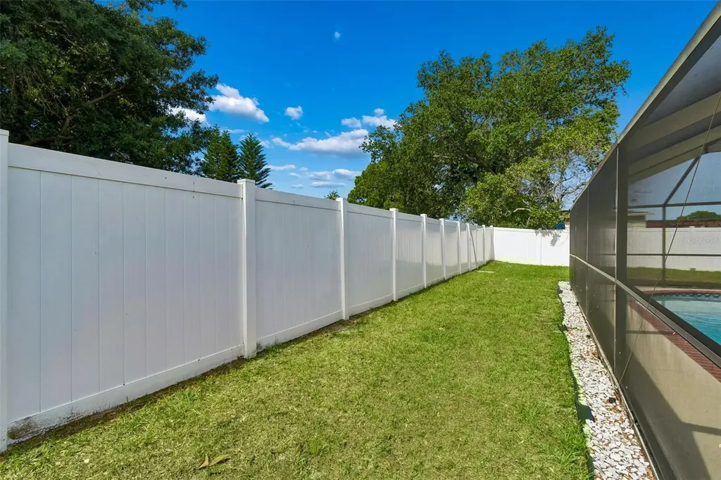 8806 Oak Circle Tampa FL 33615