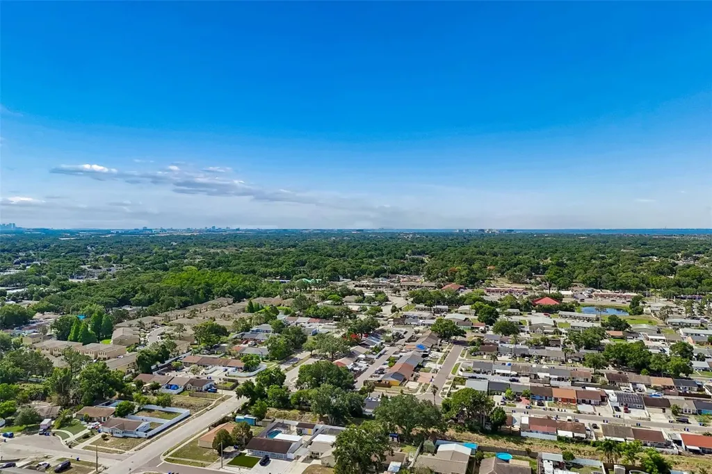 8806 Oak Circle Tampa FL 33615