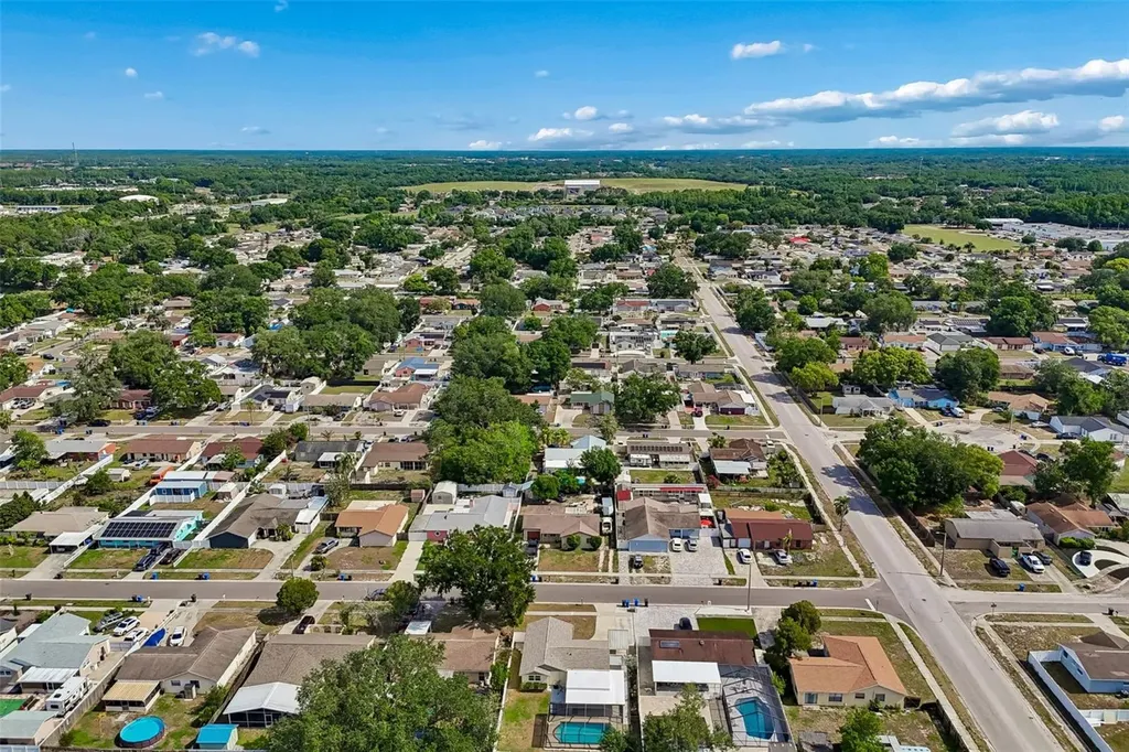 8806 Oak Circle Tampa FL 33615