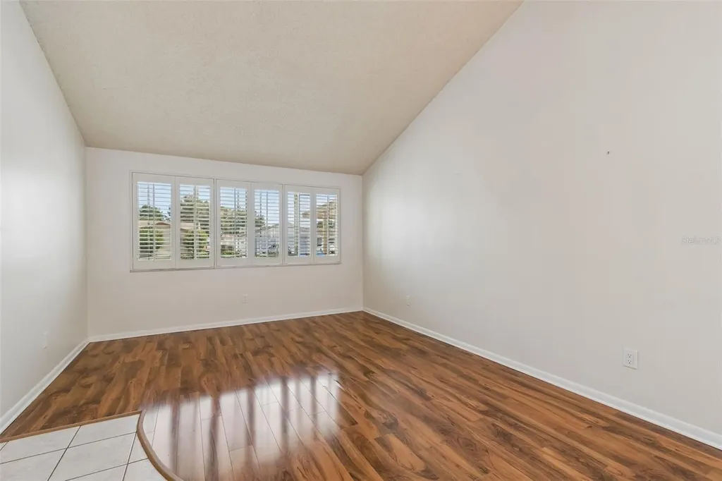 8806 Oak Circle Tampa FL 33615