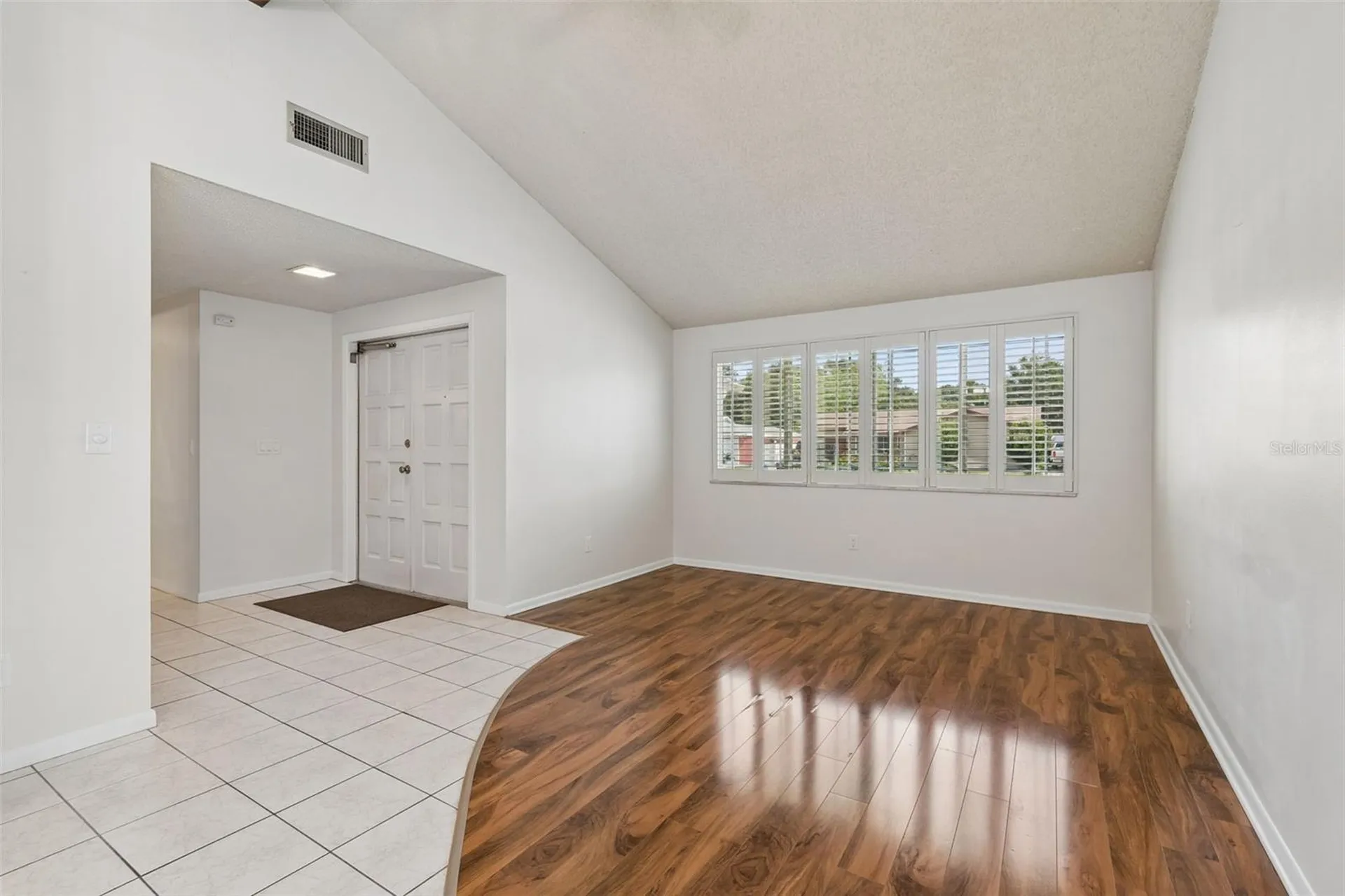 8806 Oak Circle Tampa FL 33615