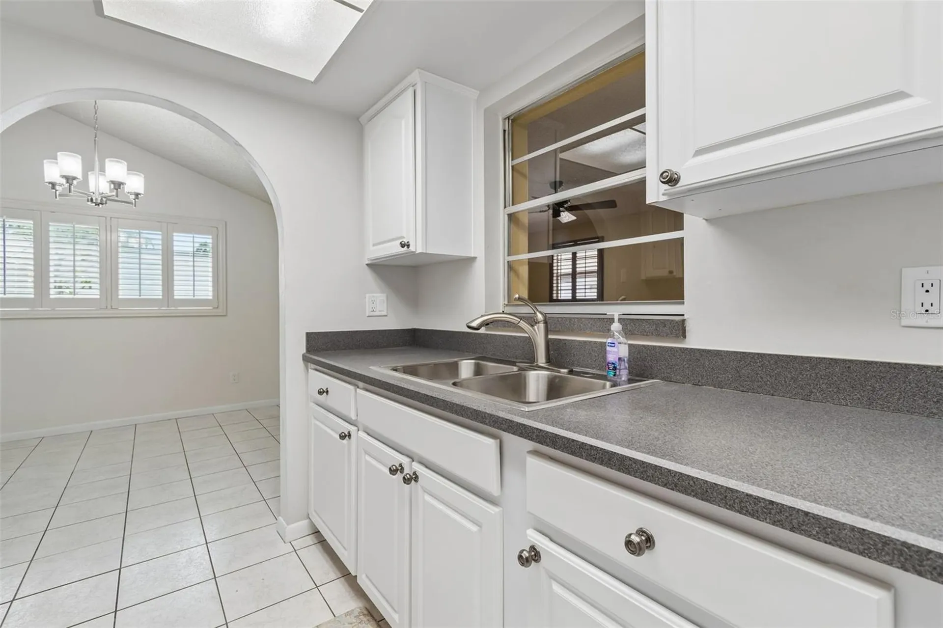 8806 Oak Circle Tampa FL 33615