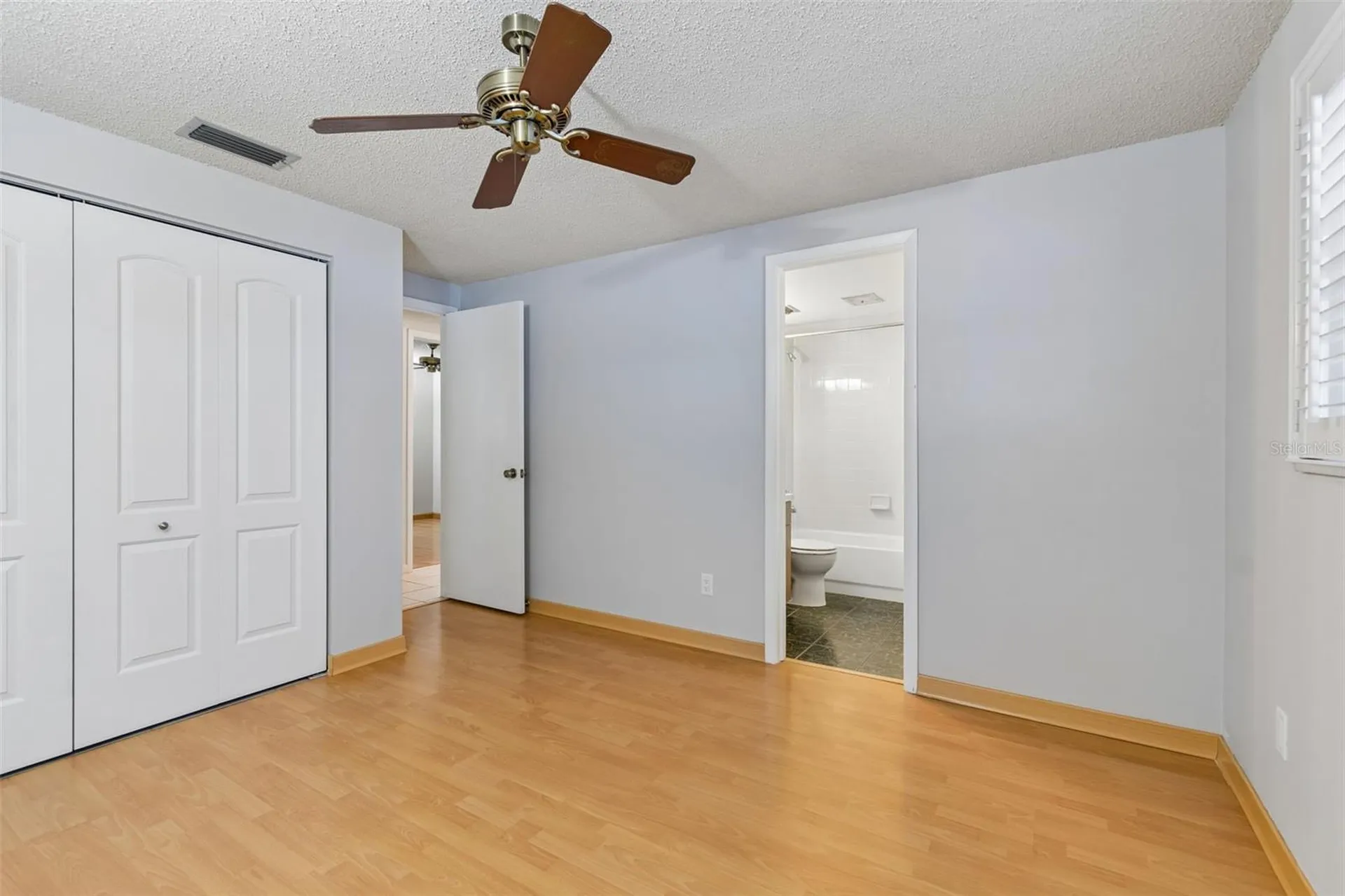 8806 Oak Circle Tampa FL 33615