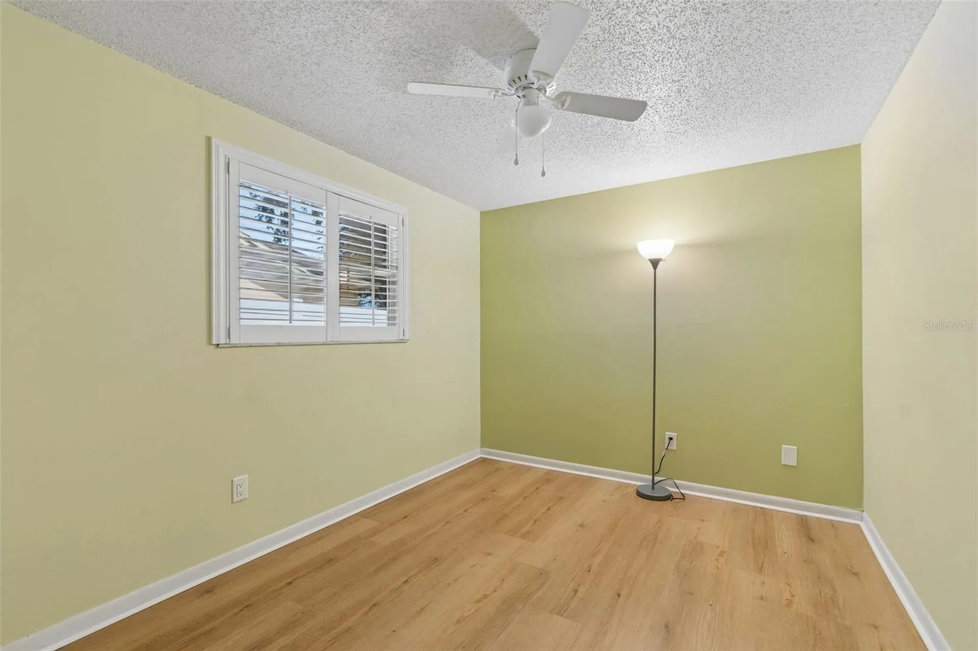 8806 Oak Circle Tampa FL 33615
