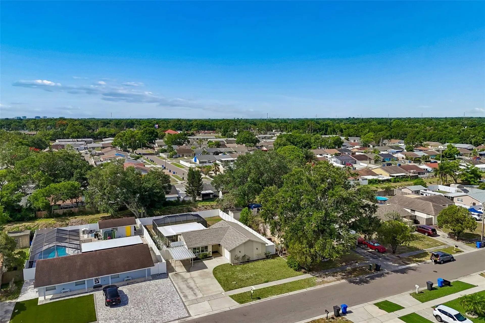 8806 Oak Circle Tampa FL 33615