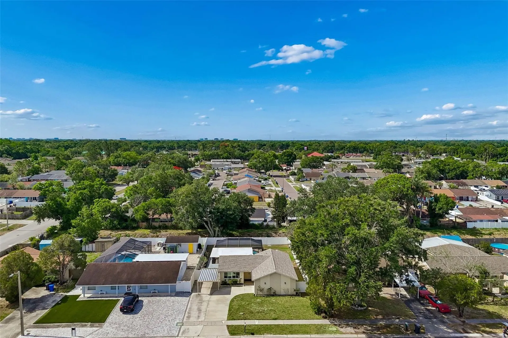 8806 Oak Circle Tampa FL 33615