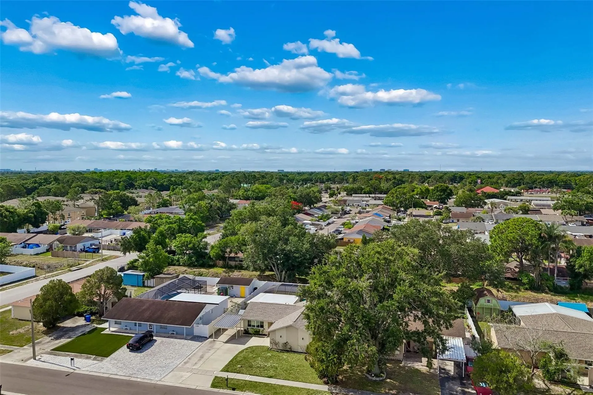 8806 Oak Circle Tampa FL 33615