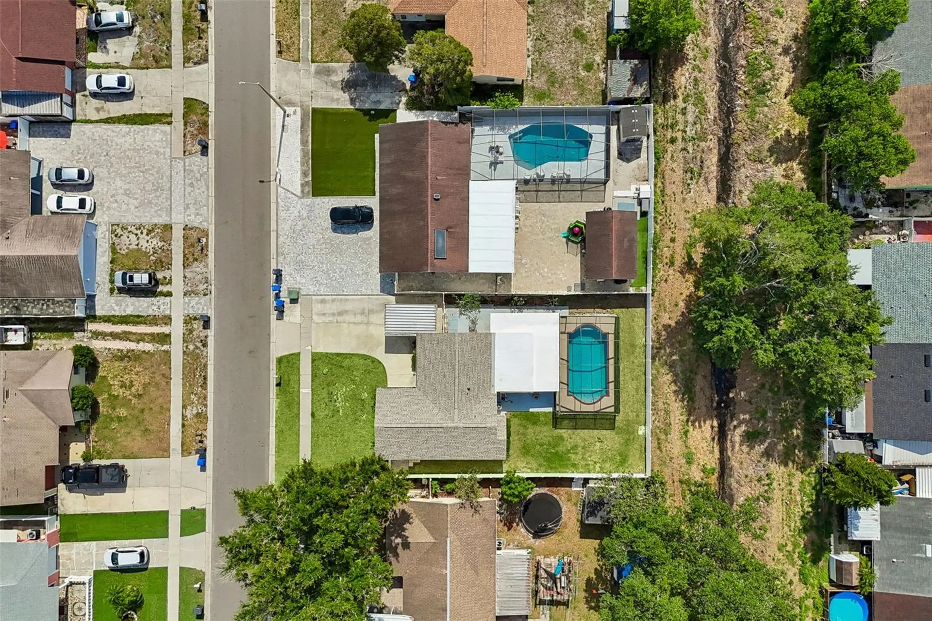 8806 Oak Circle Tampa FL 33615