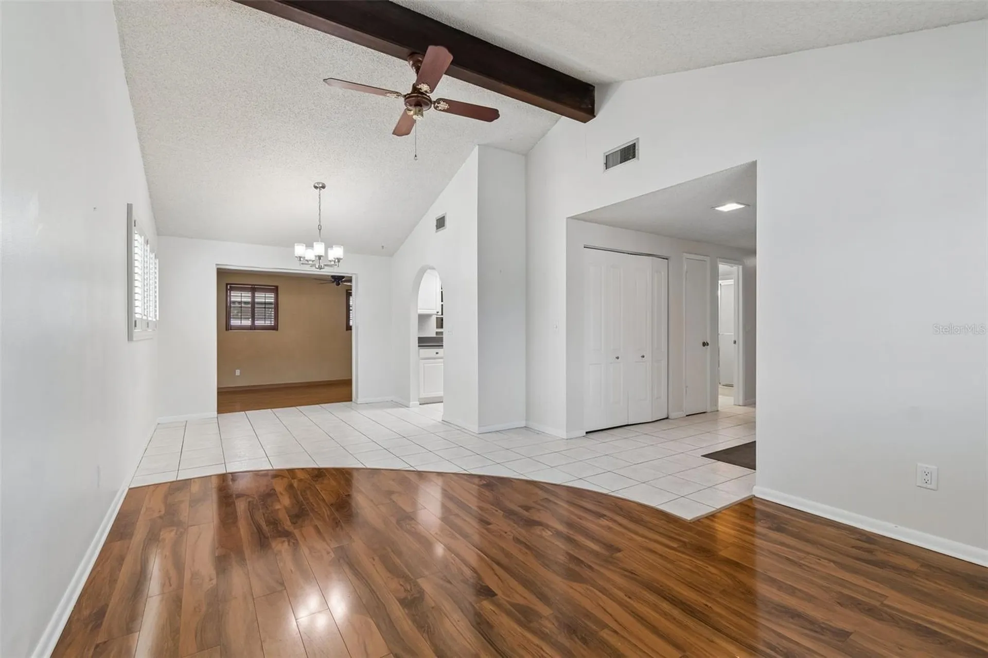 8806 Oak Circle Tampa FL 33615