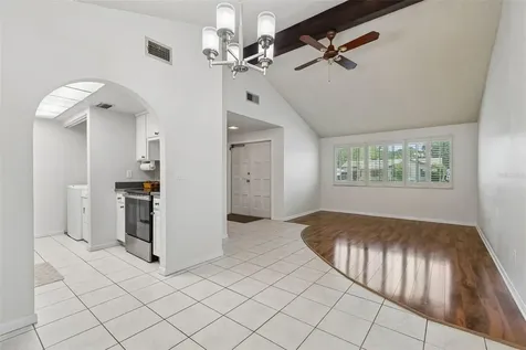 8806 Oak Circle Tampa FL 33615