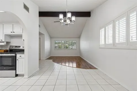 8806 Oak Circle Tampa FL 33615