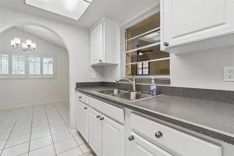 8806 Oak Circle Tampa FL 33615