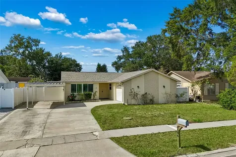 8806 Oak Circle Tampa FL 33615