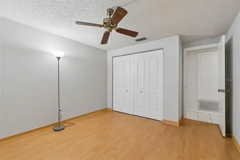 8806 Oak Circle Tampa FL 33615