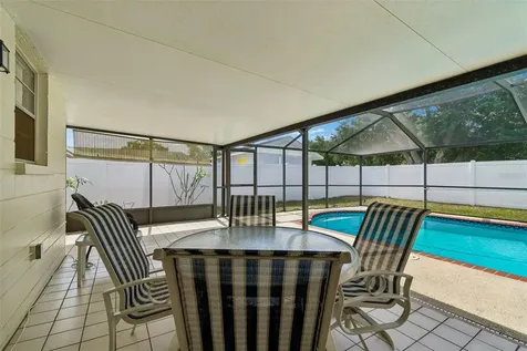 8806 Oak Circle Tampa FL 33615
