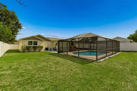 8806 Oak Circle Tampa FL 33615