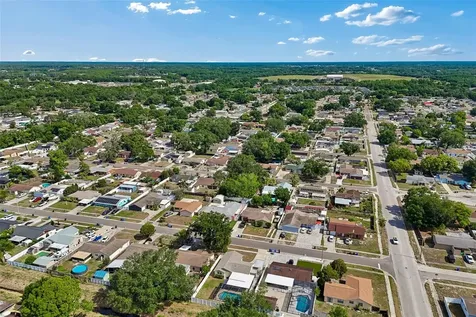 8806 Oak Circle Tampa FL 33615
