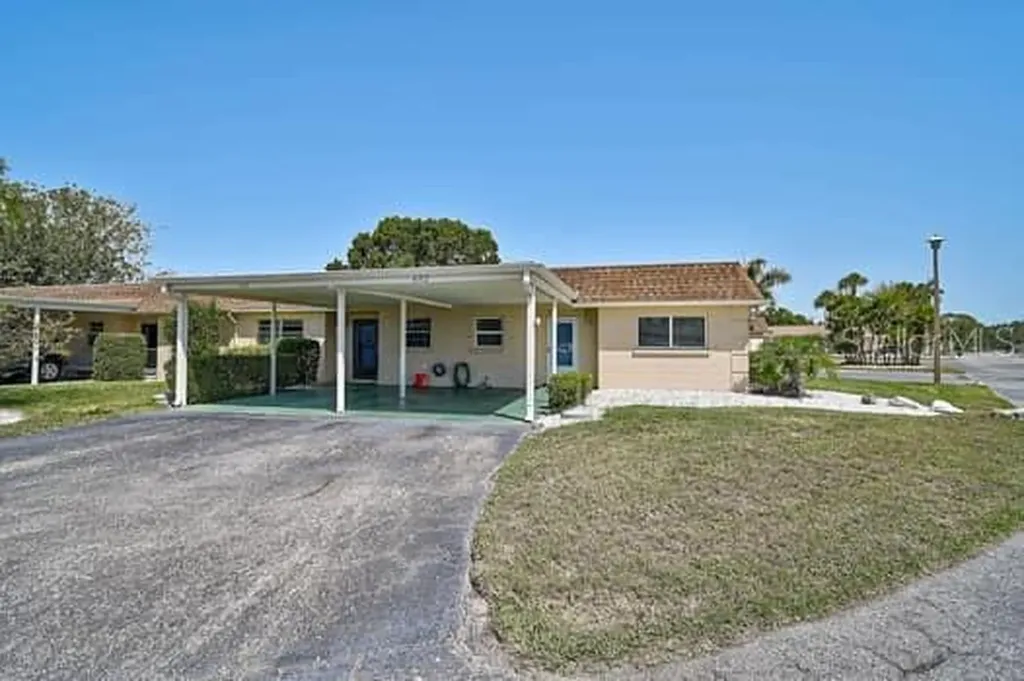 602 Park Circle Bradenton FL 34207